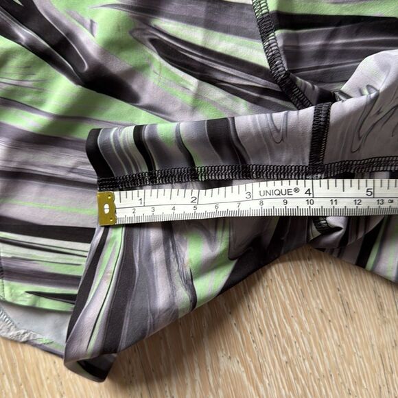 lululemon Hotty Hot High-Rise 4" Lined Shorts *Special Edition Paint Glide Sz2 - Picture 6 of 12